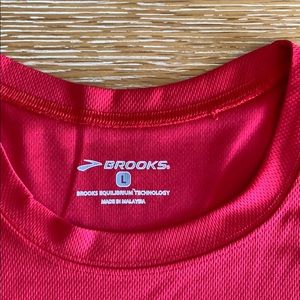 Brooks Running Shirt NWOT